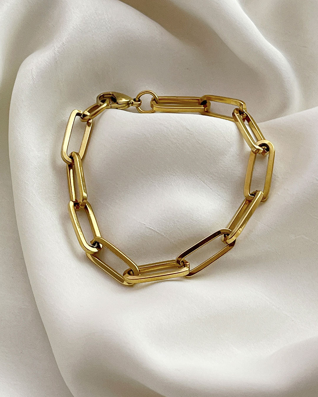 A Chunky Paperclip Chain Anklet in gold