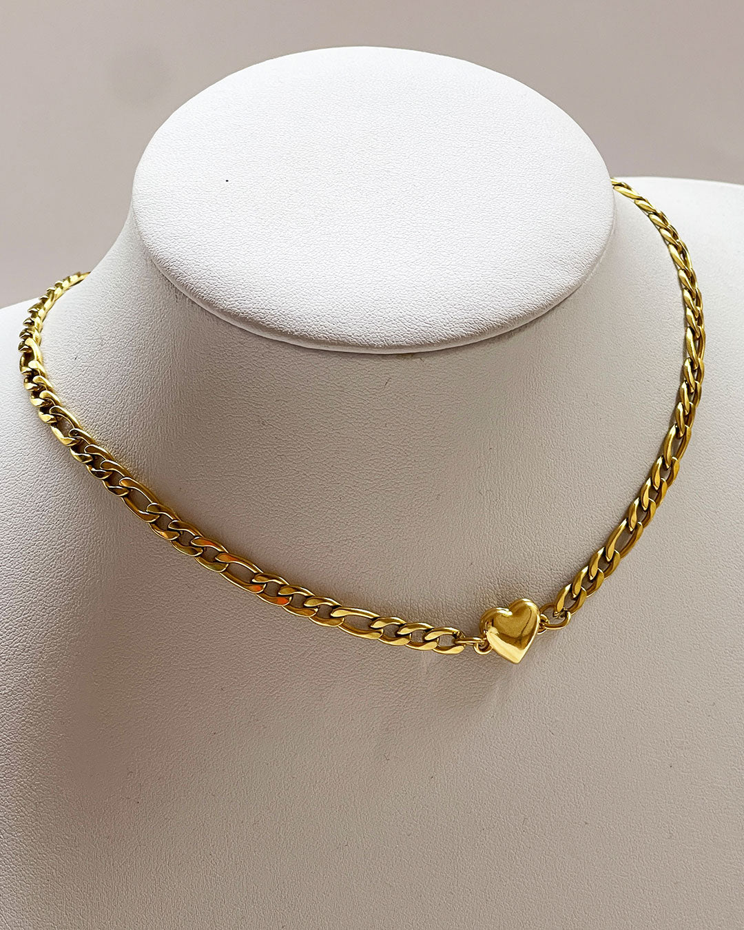 HEART CHOKER NECKLACE