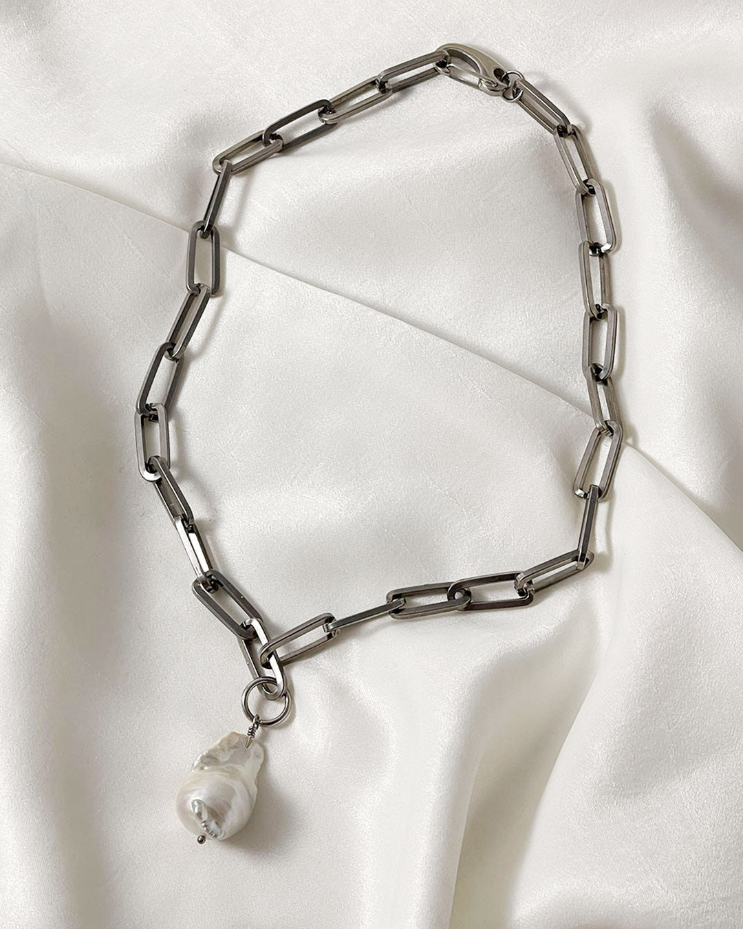 Baroque Pearl Paperclip Chain Necklace in Silver