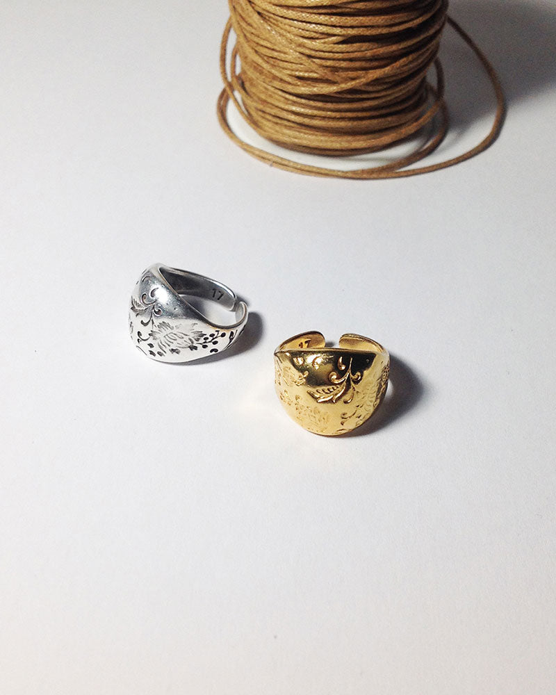 FLOWER CHUNKY RING IN GOLD
