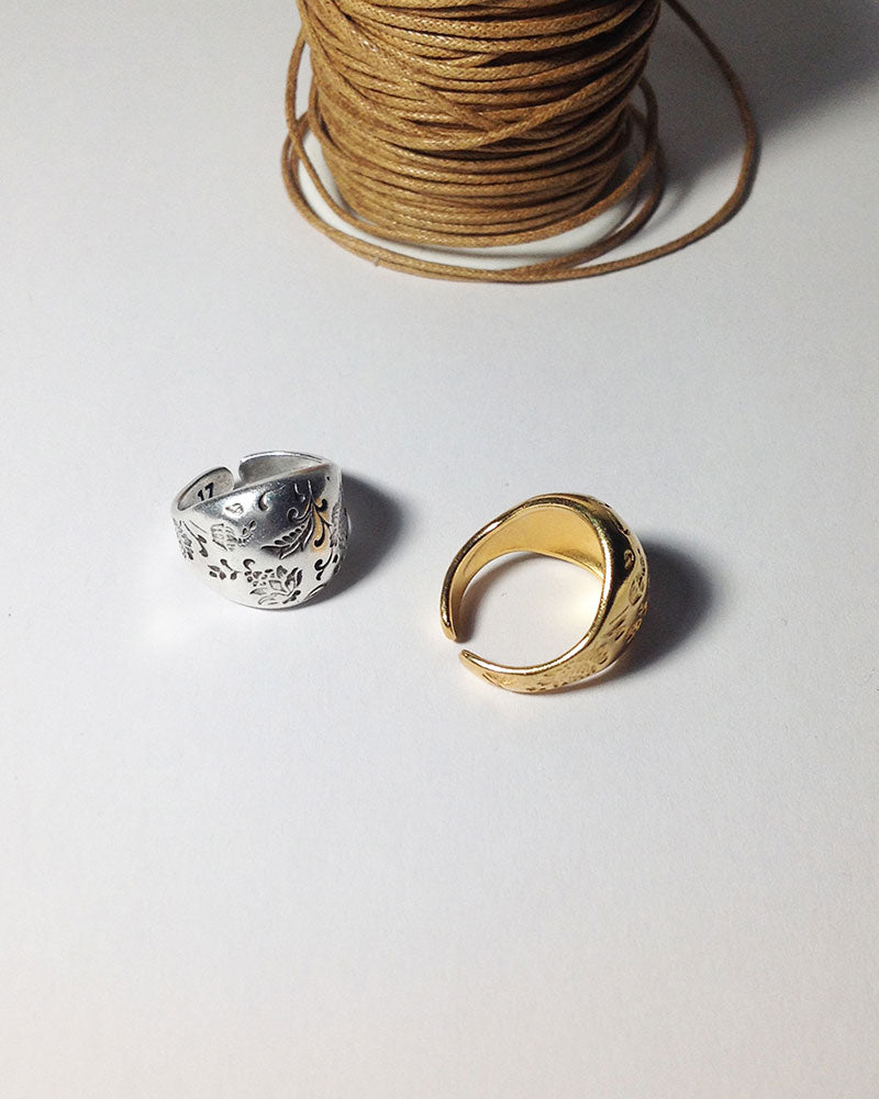 FLOWER CHUNKY RING IN GOLD