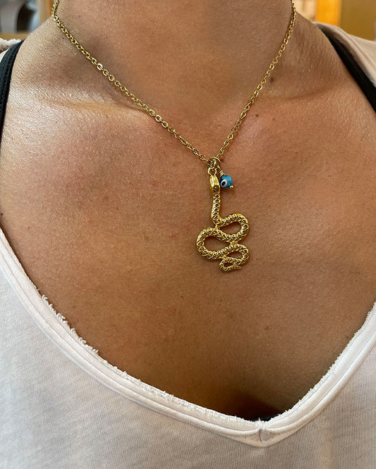 Snake pendant necklace in gold