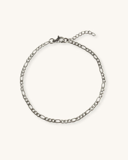 A delicate figaro chain bracelet in silver