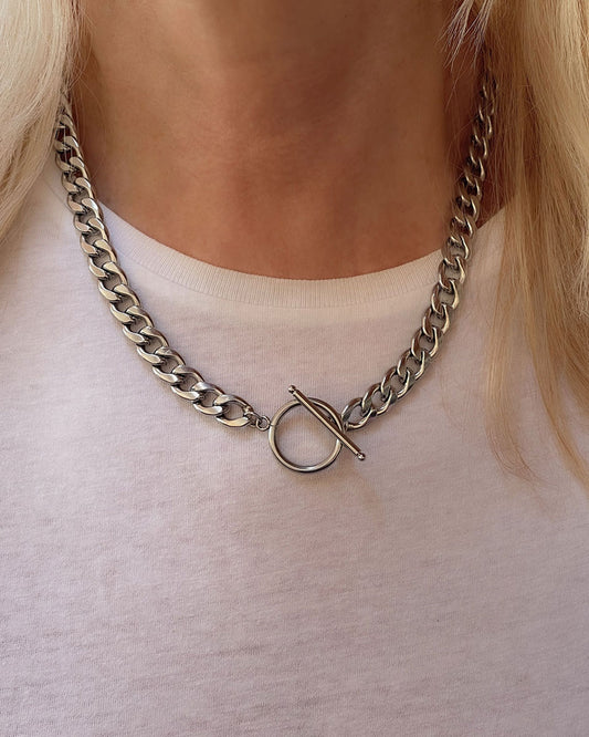 CHUNKY SILVER TOGGLE NECKLACE