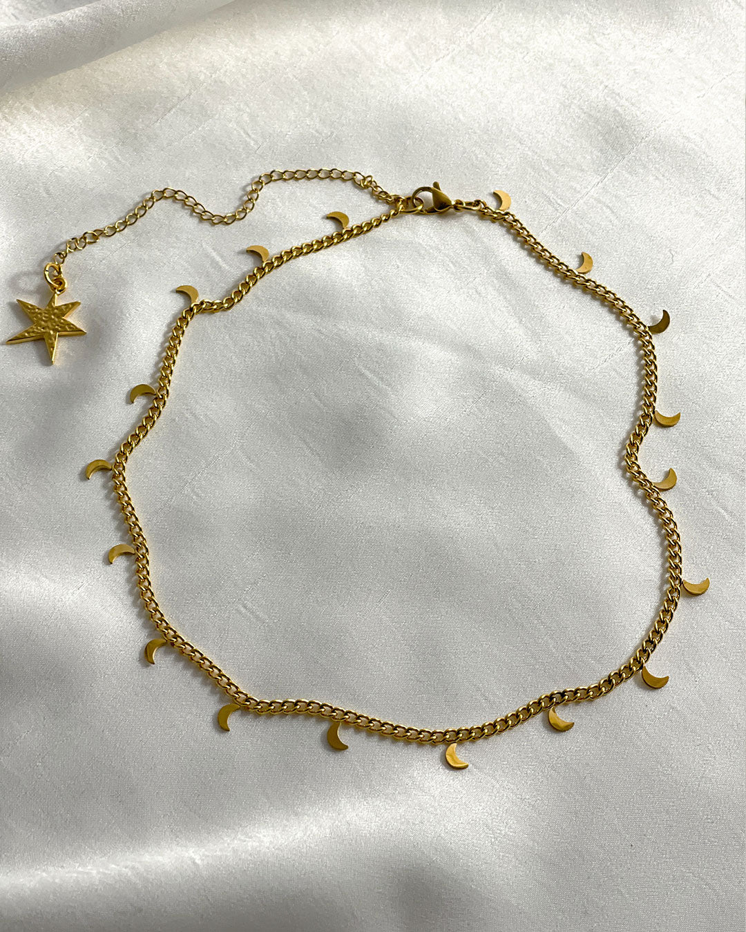 18k Gold Crescent Moon Necklace