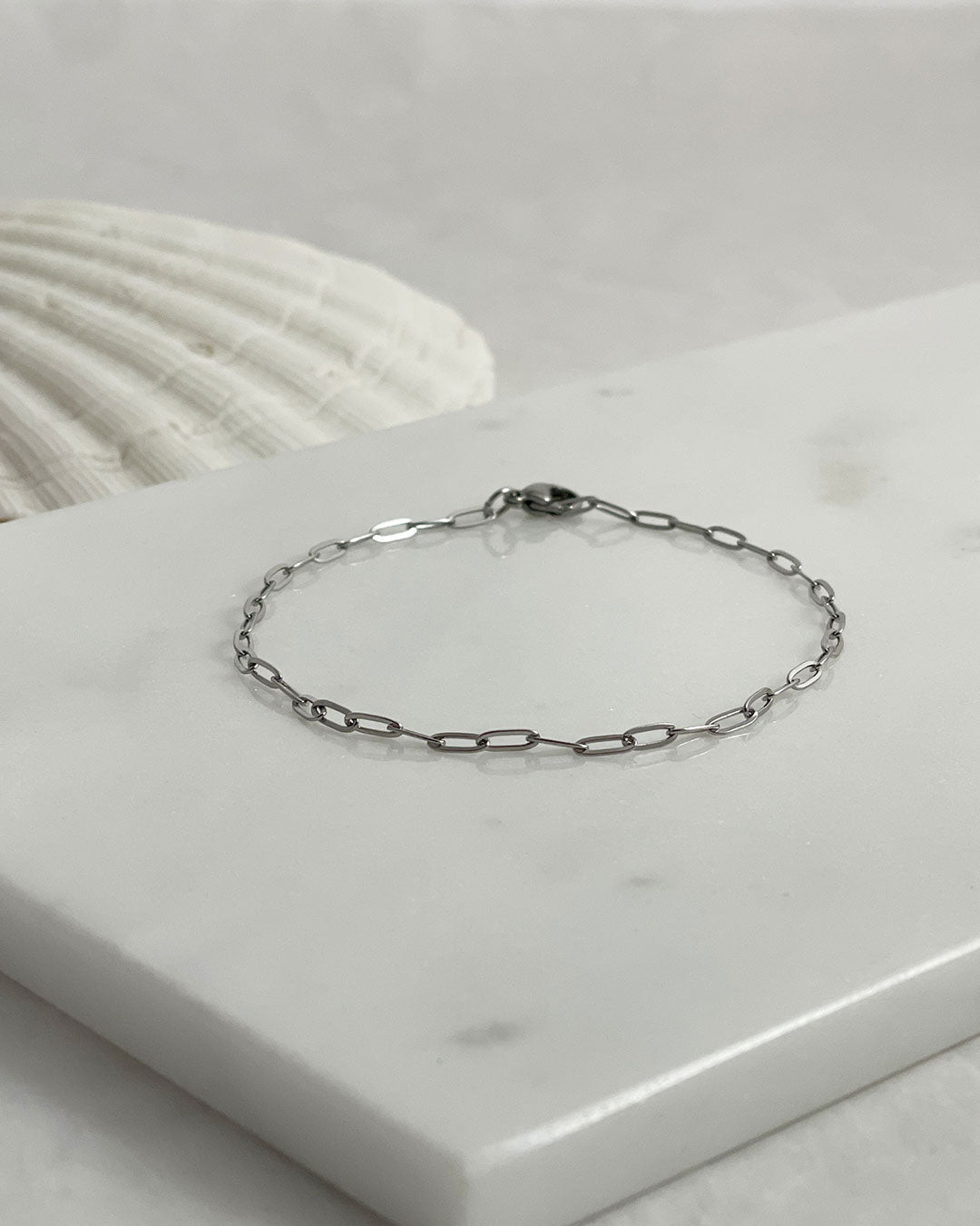 DAINTY PAPERCLIP CHAIN ANKLET