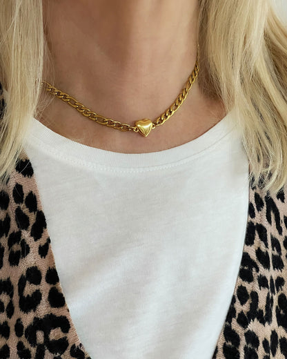 Heart Choker Necklace with Figaro Chain and Magnetic Closure
