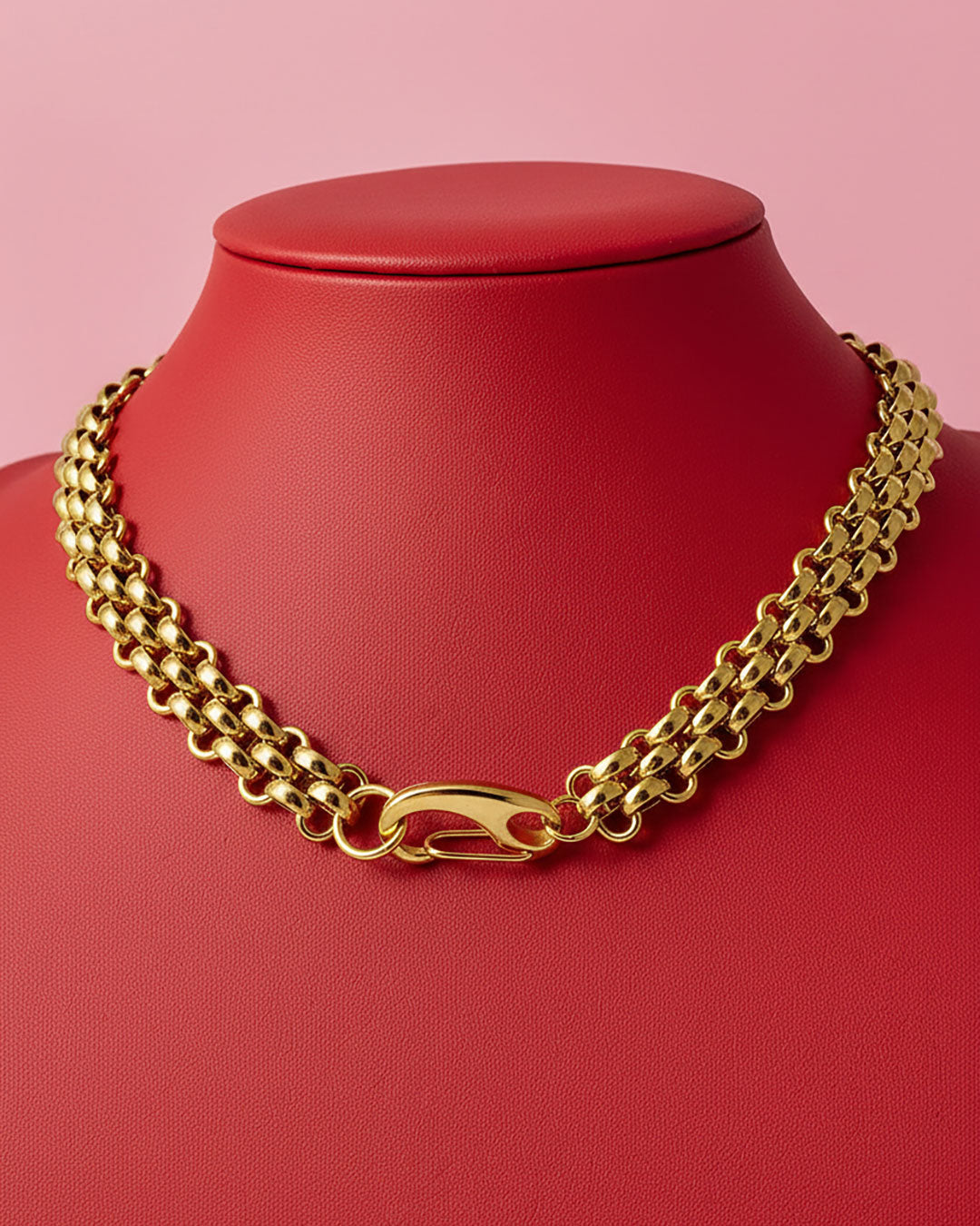 Gold chainmail necklace with a large lobster clasp