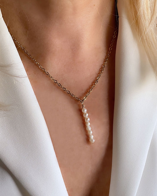 Pearl drop necklace with a dainty chain