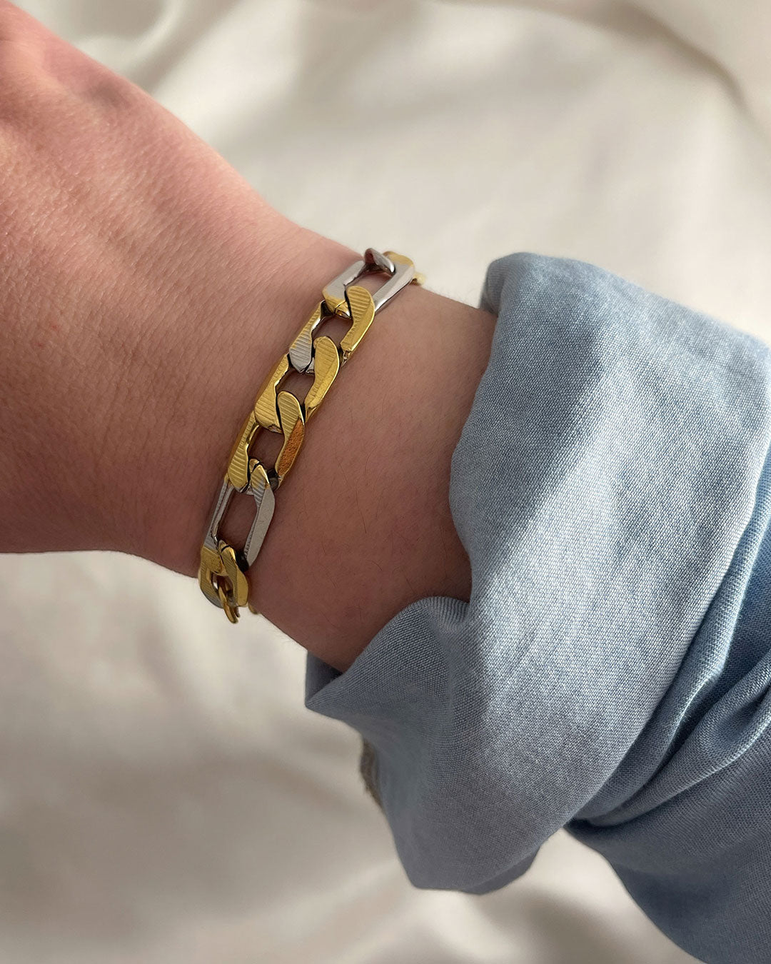 TWO TONES FIGARO CHAIN BRACELET