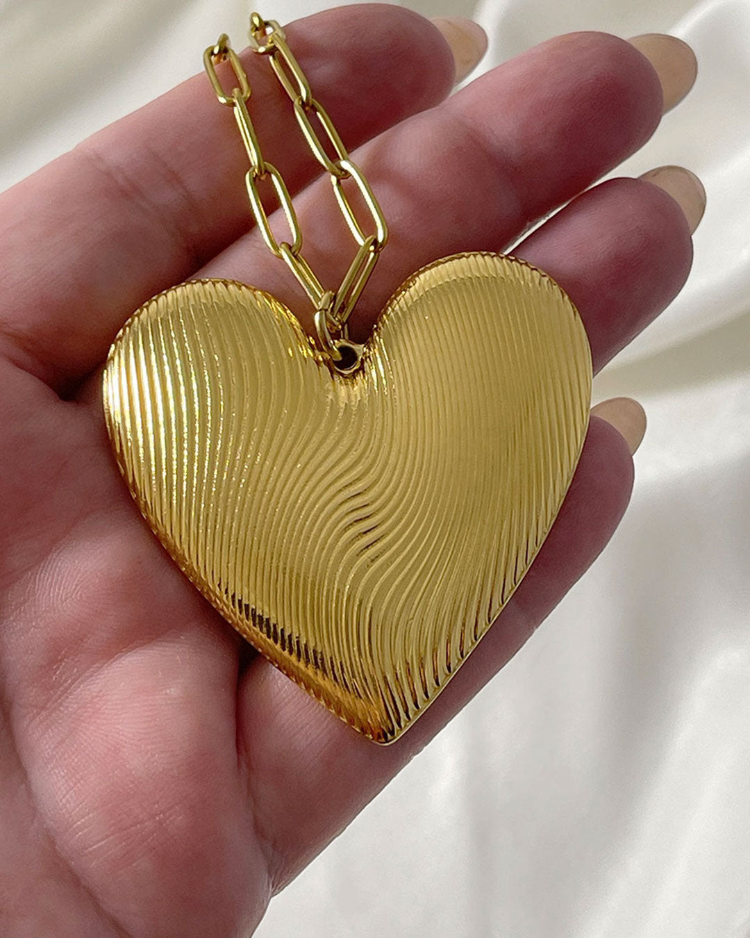 Big locket sale necklace gold