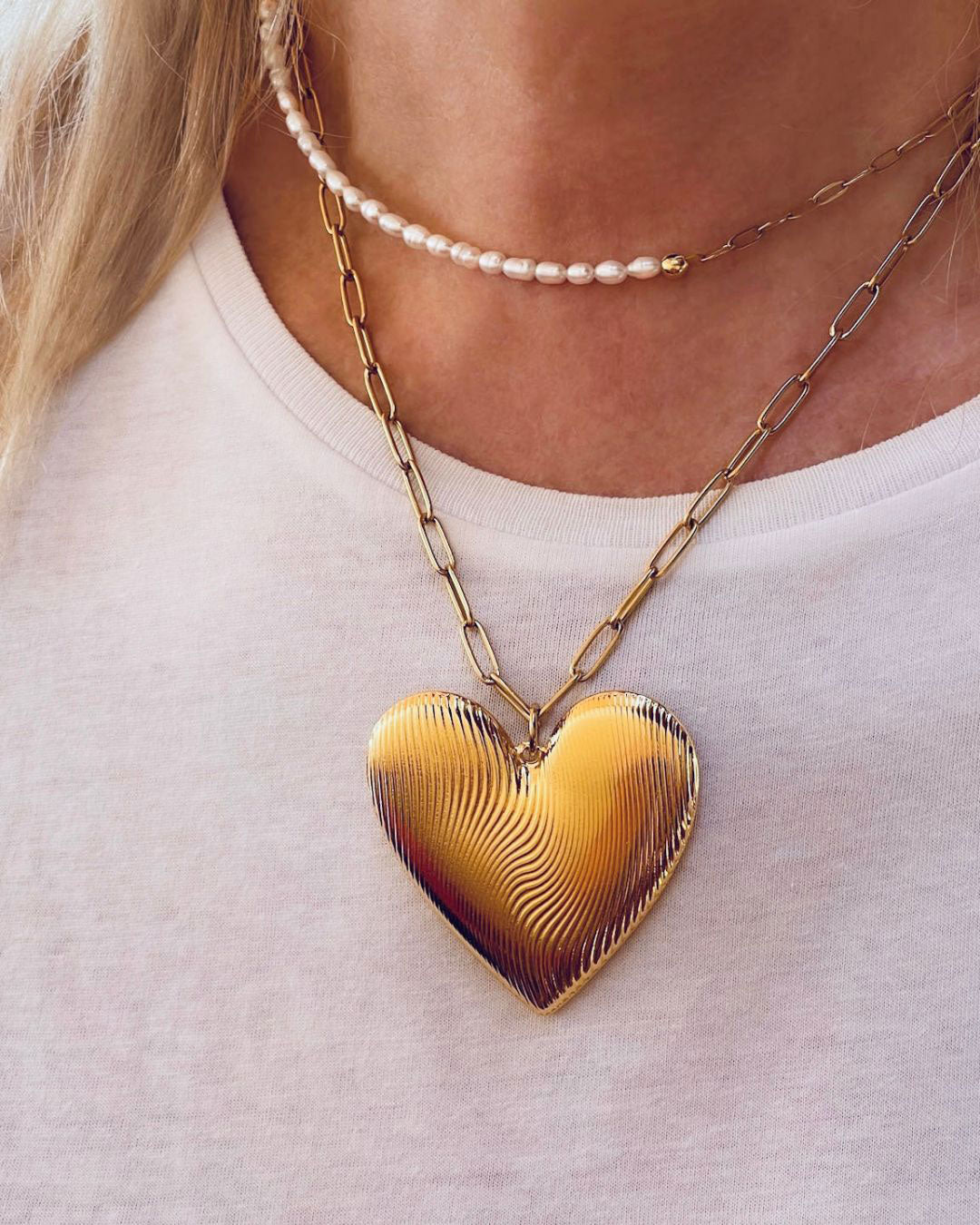 BIG HEART CHAIN NECKLACE