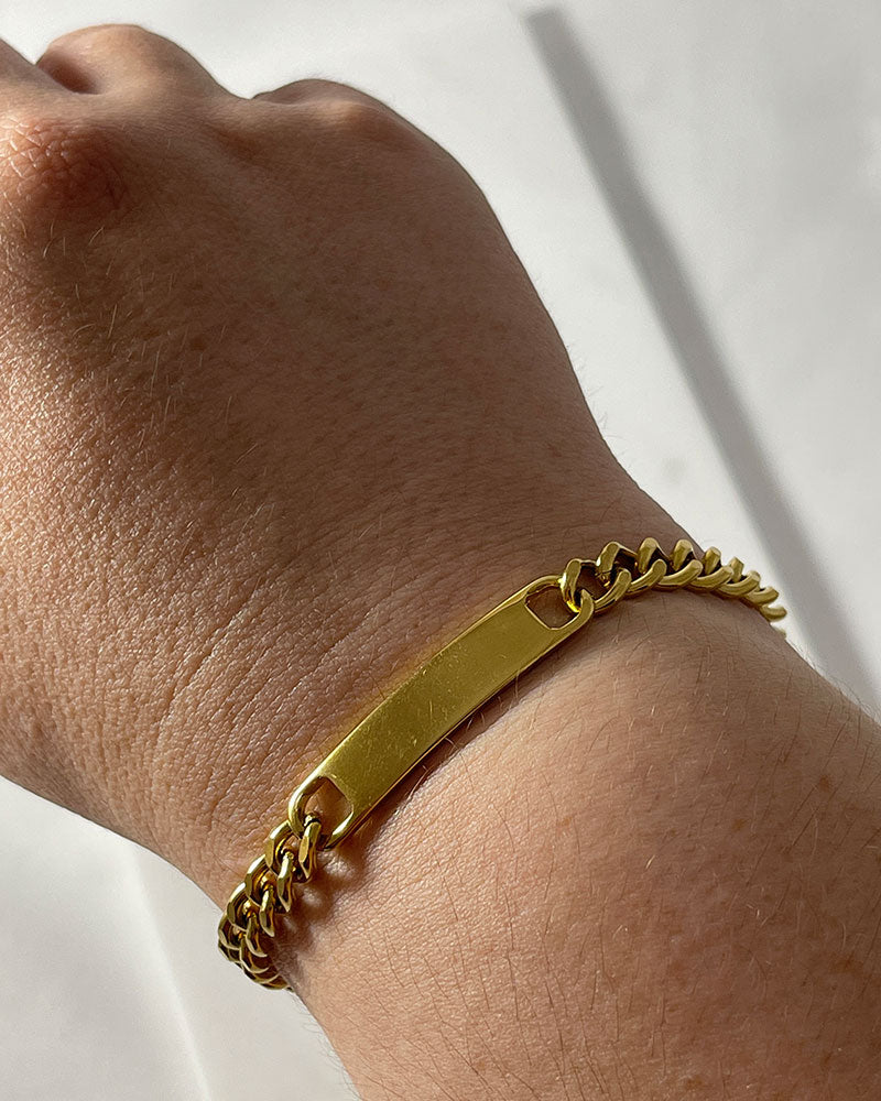 BAR BRACELET IN GOLD