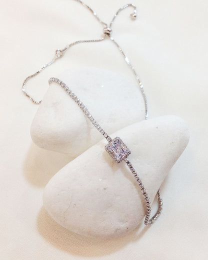 Choker Necklace in white crystals