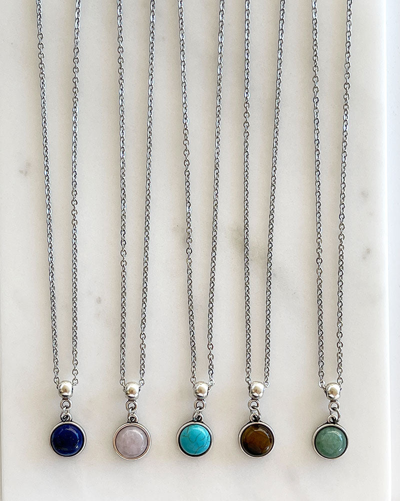 GEMSTONE NECKLACE IN SILVER