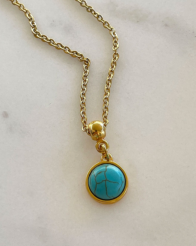 GEMSTONE NECKLACE IN GOLD