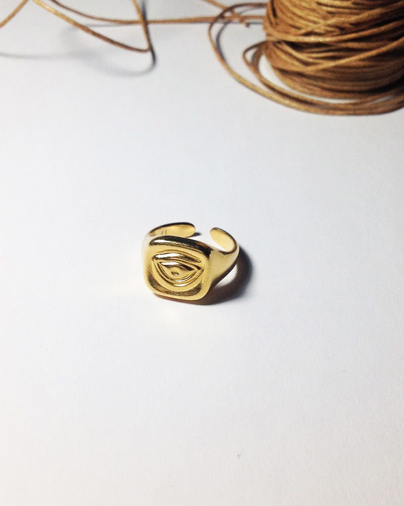GOLD EYE RING