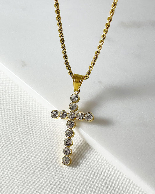 LARGE CROSS CRYSTAL PENDANT NECKLACE IN GOLD