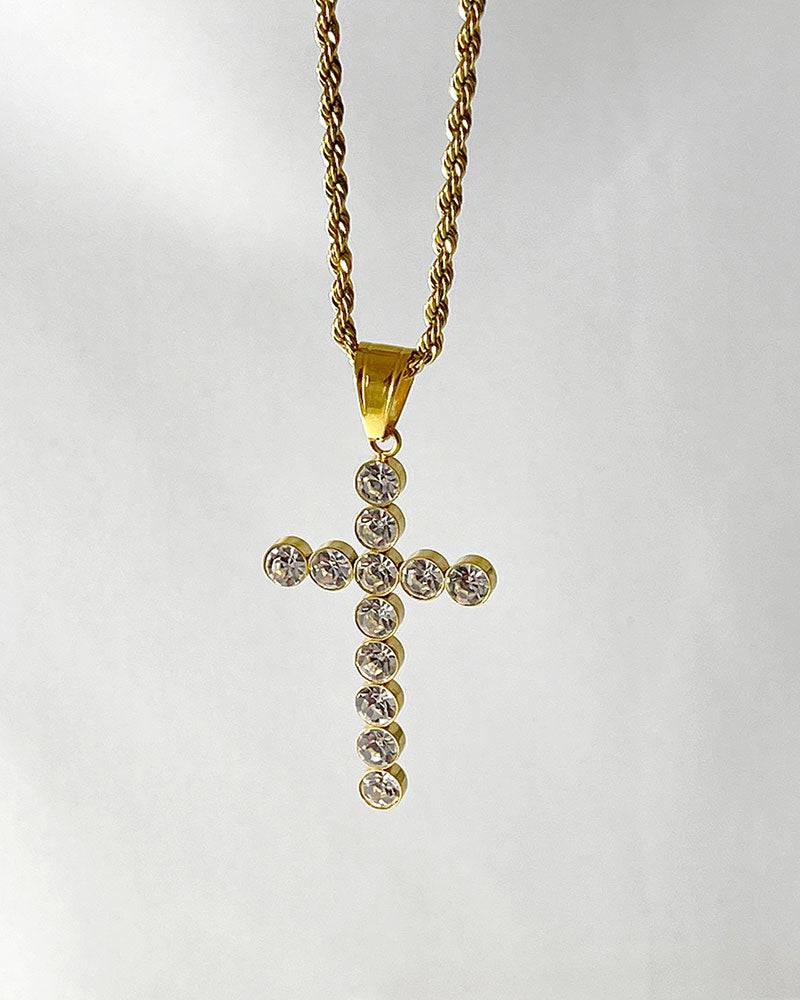 LARGE CROSS CRYSTAL PENDANT NECKLACE IN GOLD