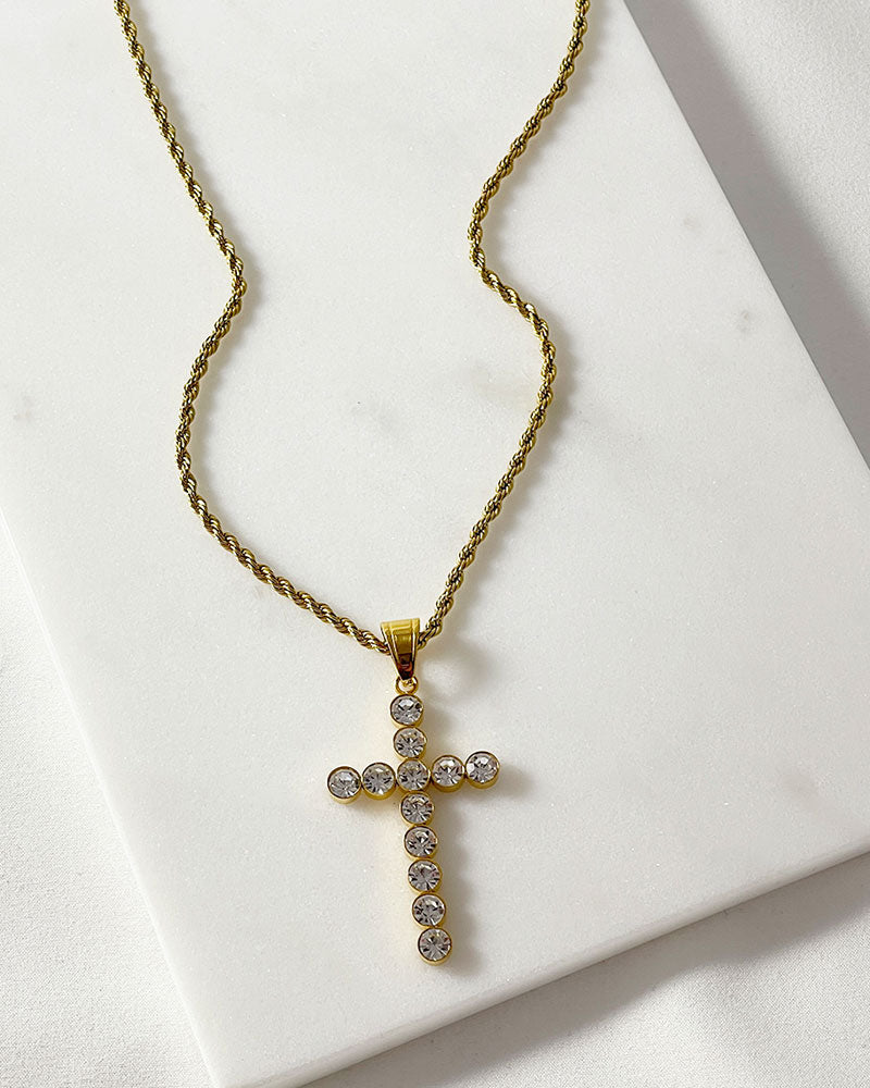 LARGE CROSS CRYSTAL PENDANT NECKLACE IN GOLD