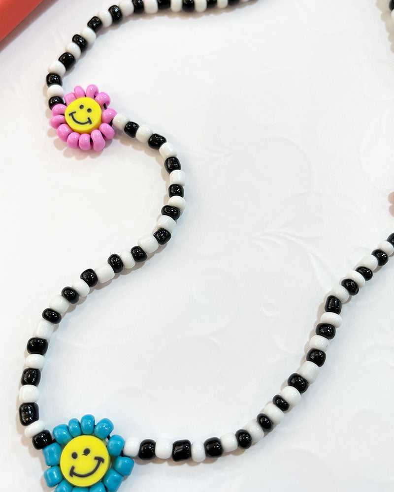 SMILEY DAISY BEADED PHONE CHARM