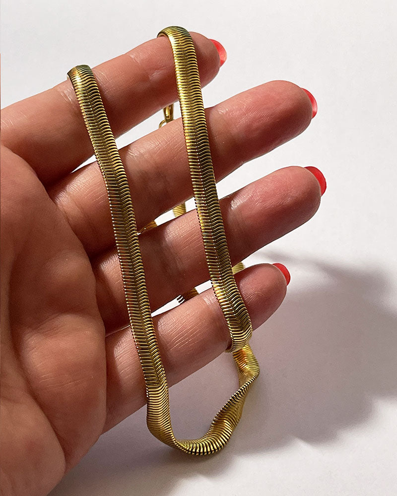 Herringbone Chain Necklace in gold