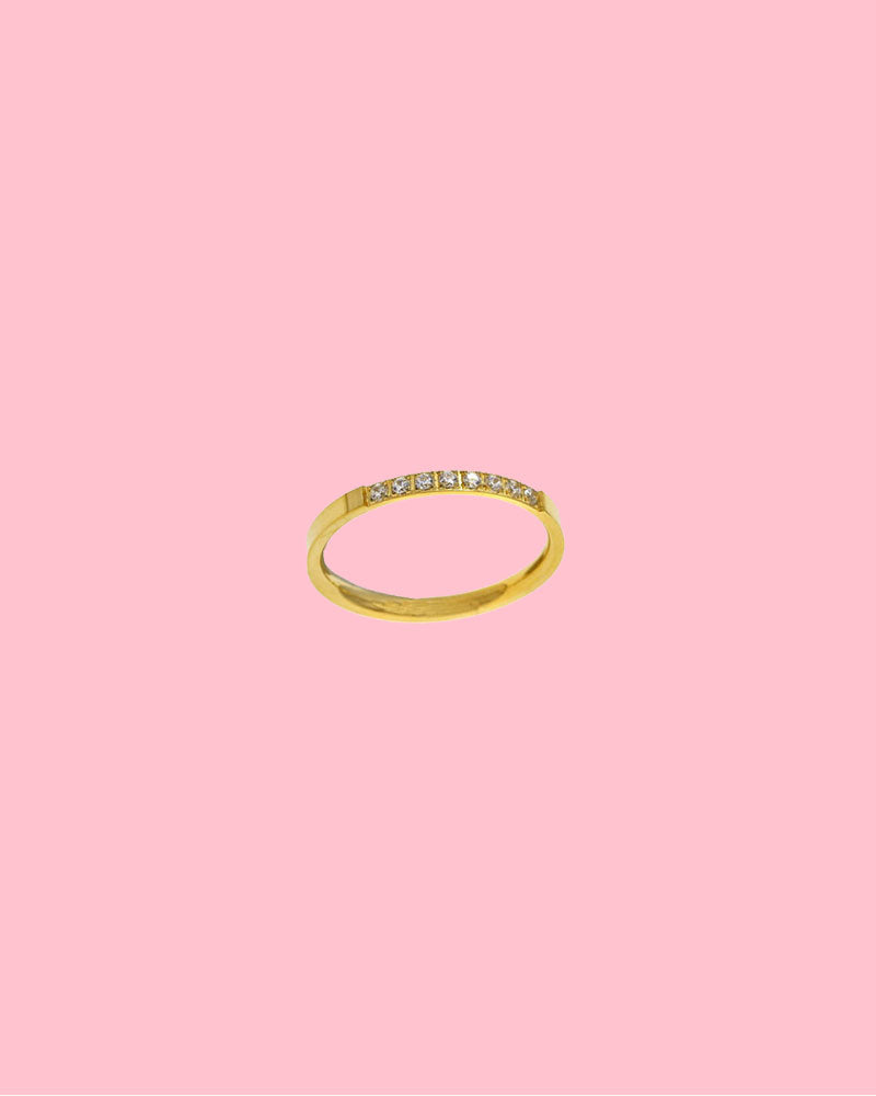 GOLD BAND RING IN WHITE CRYSTAL