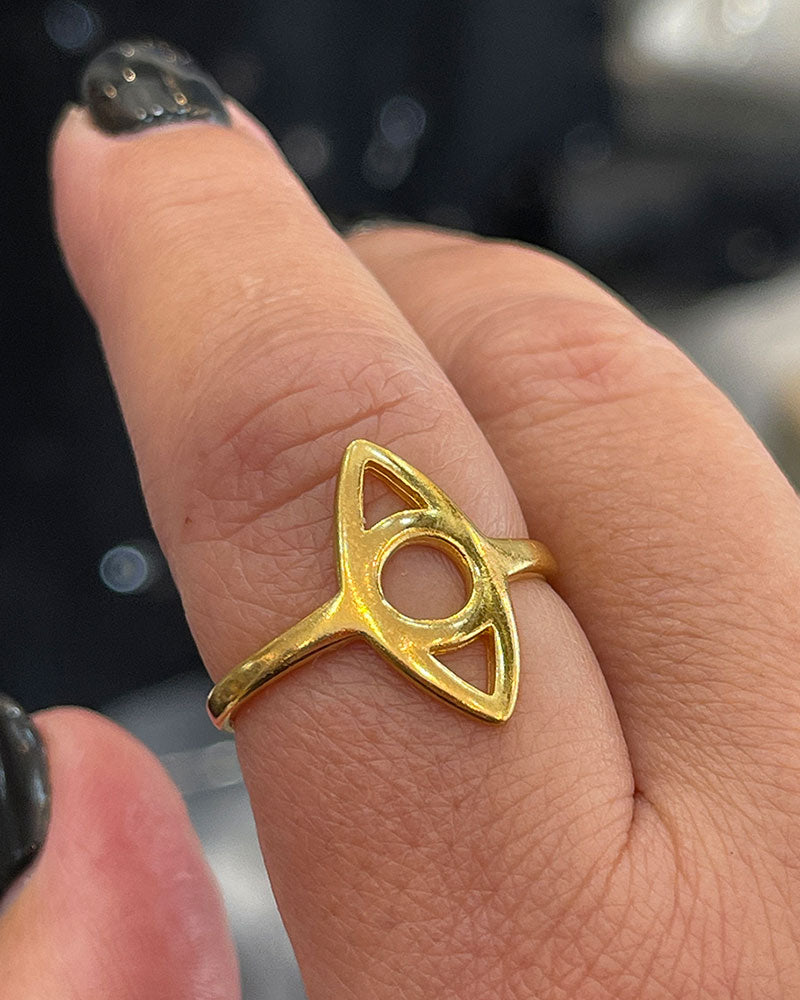 MINIMALIST EYE RING IN SILVER